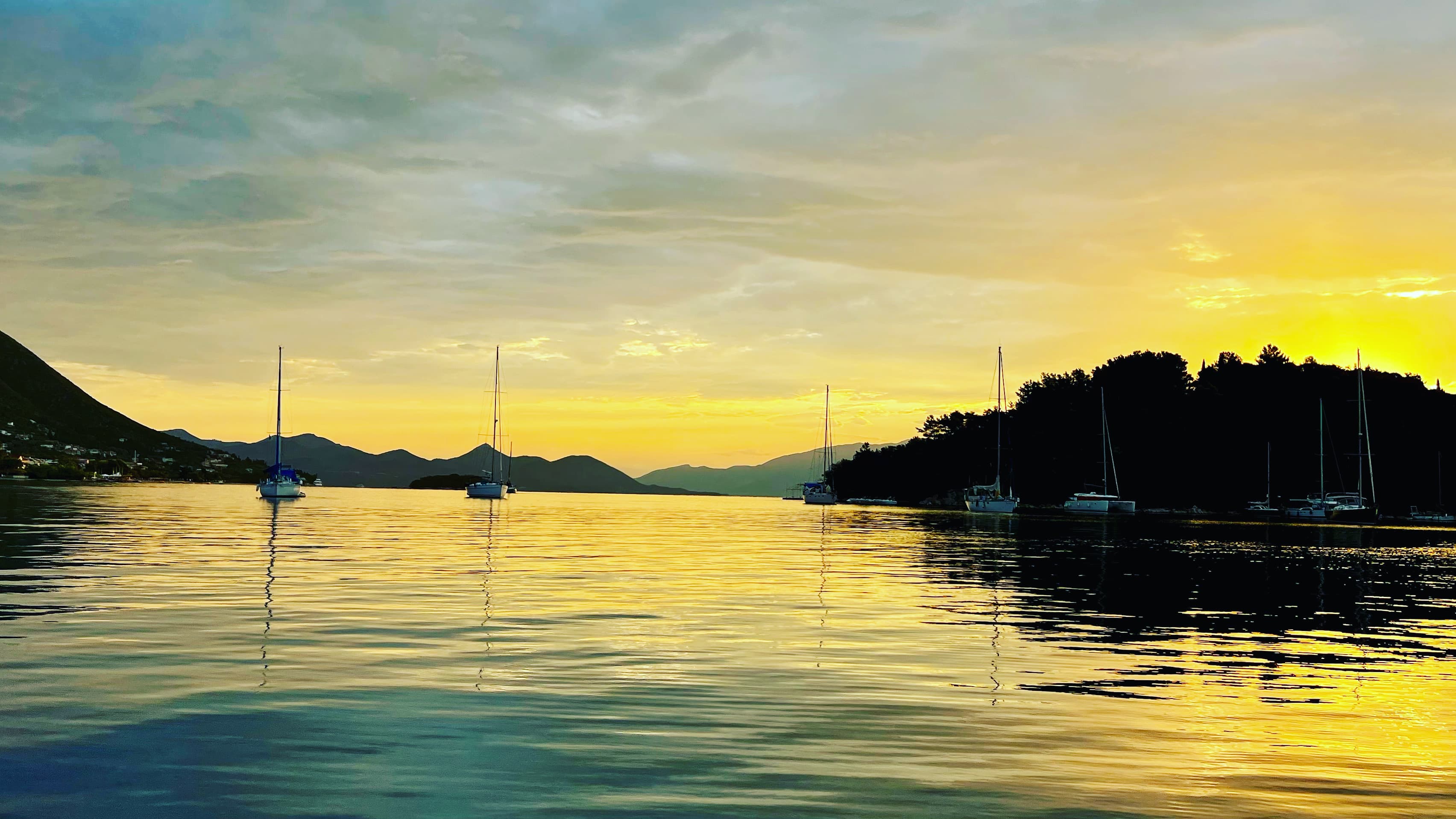 Korfu - Peloponés - Korint